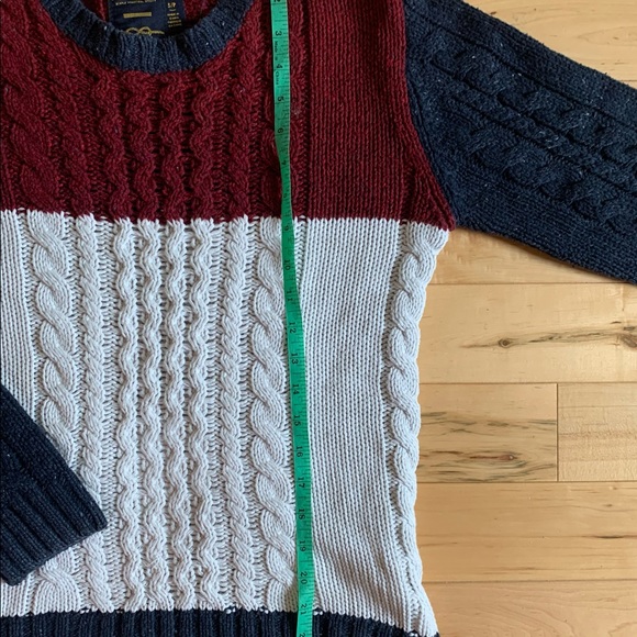 Cable knit sweater - Picture 3 of 6